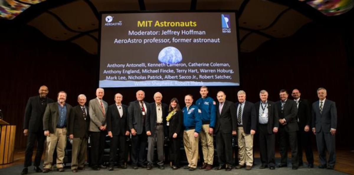 Apollo-Anniversary-04.jpg (Full)